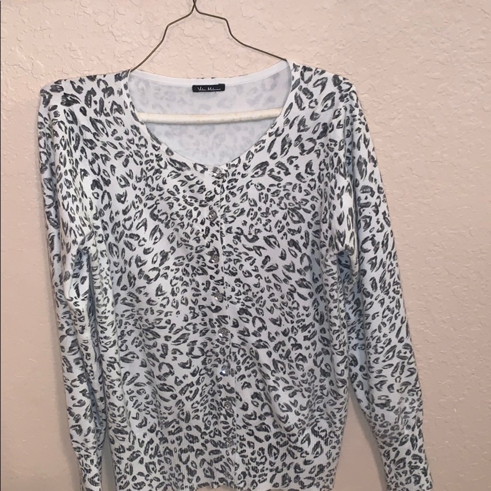 Grey&white sweater w silver diamond buttons